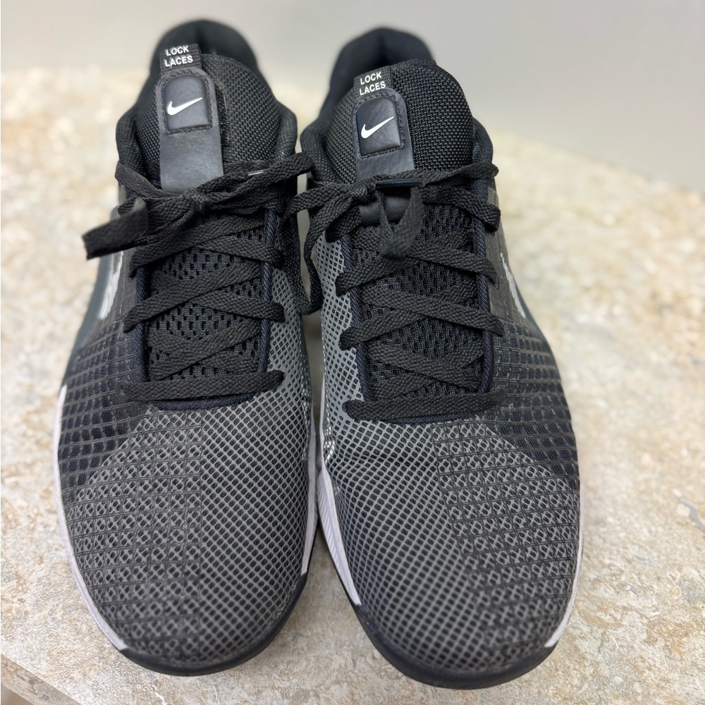 Nike Metcon 8 Men’s Athletic Training Shoes